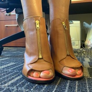 Brown peak toe booties kelsi dagger